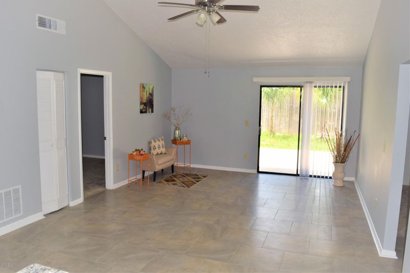 8324 Cane Ct, Jacksonville, FL 32244