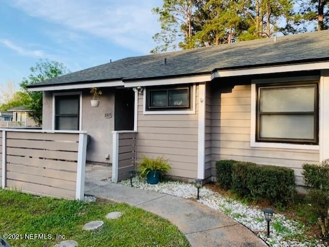 8325 Derbyshire Pl, Jacksonville, FL 32244
