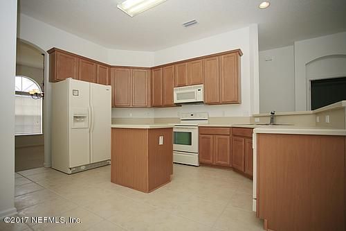 8333 Warlin Dr N, Jacksonville, FL 32216