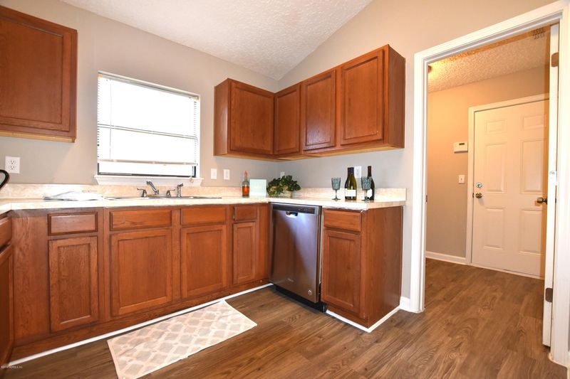 8338 Longspur Ave, Jacksonville, FL 32219