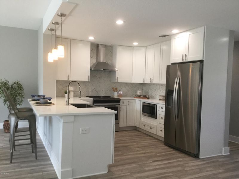 834 13th Ave N, Jacksonville Beach, FL 32250