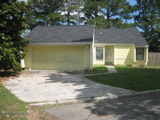 8342 Periwinkle Ct, Jacksonville, FL 32244