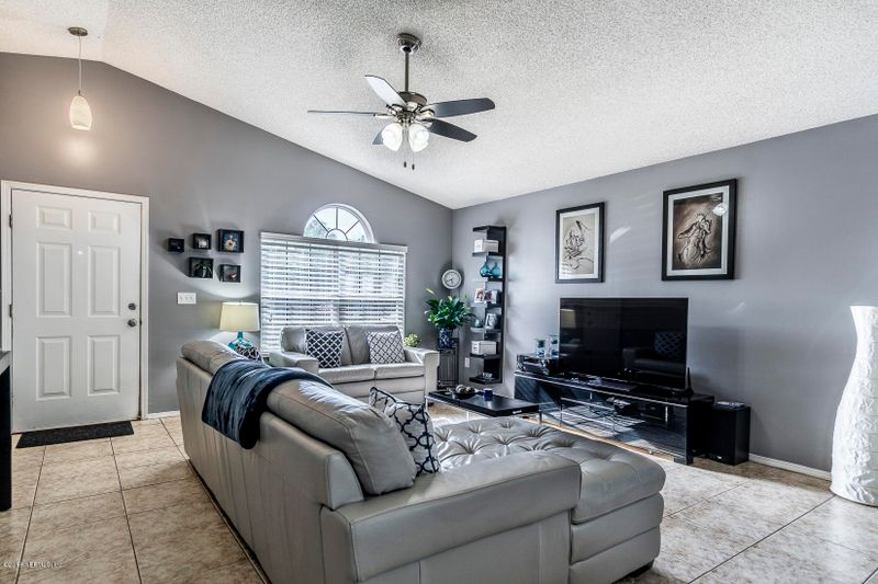 8349 Argyle Corners Dr, Jacksonville, FL 32244