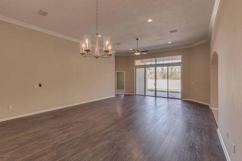 8349 Warlin Dr N, Jacksonville, FL 32216