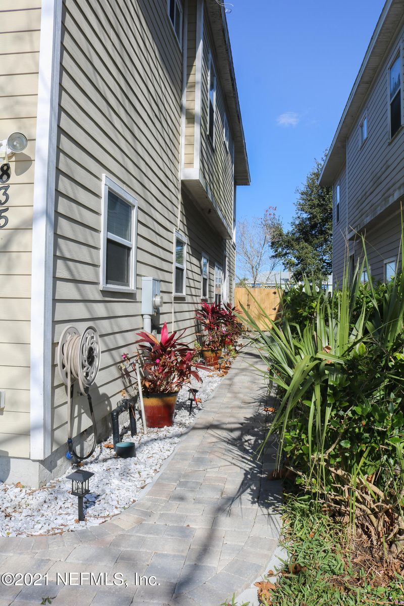 835 6th Ave S, Jacksonville Beach, FL 32250