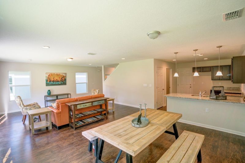8351 Thor St, Jacksonville, FL 32216