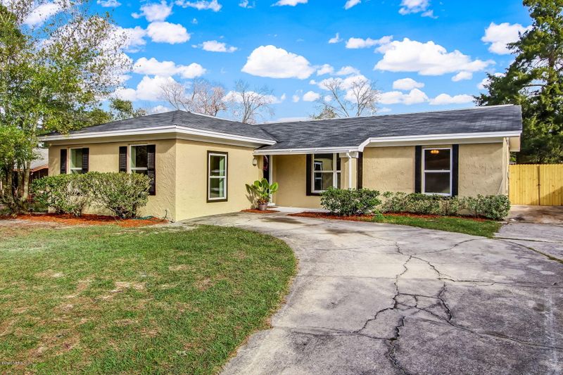 8357 Geoffrey Ct, Jacksonville, FL 32244