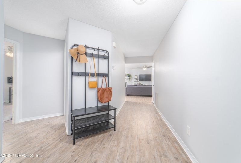 8366 Knotts Landing Dr E, Jacksonville, FL 32244