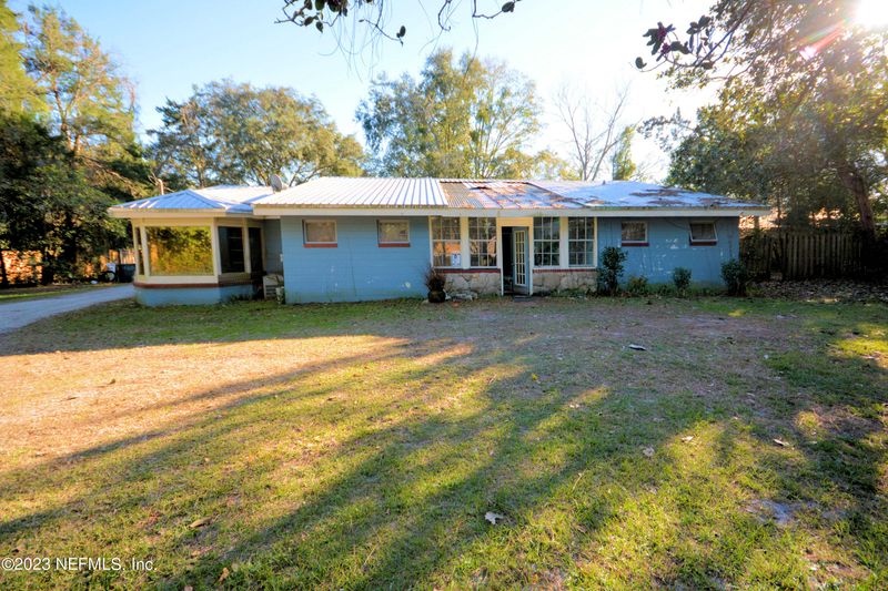 8384 Collins Rd, Jacksonville, FL 32244