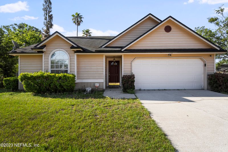 8408 Rockridge Dr, Jacksonville, FL 32244