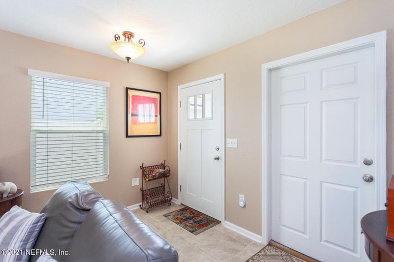 8415 Thor St, Jacksonville, FL 32216