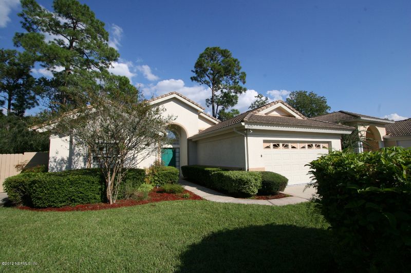 8419 Mizner Cir E, Jacksonville, FL 32217