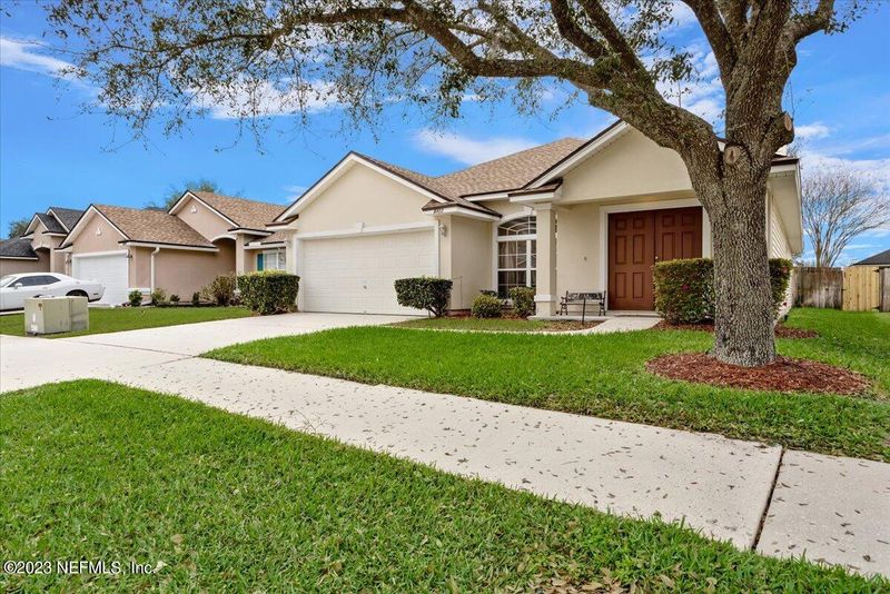 8422 Stelling Dr S, Jacksonville, FL 32244