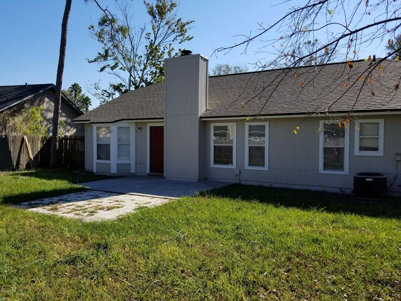8425 Rockridge Dr, Jacksonville, FL 32244