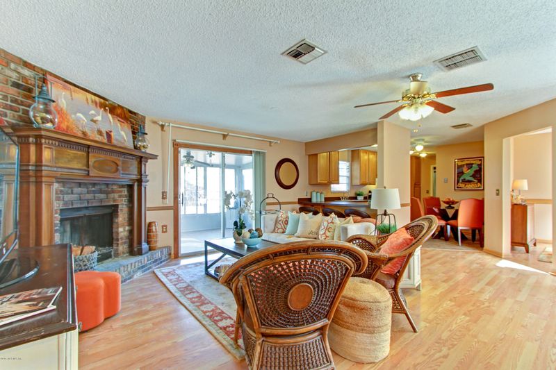 8427 Grampell Dr, Jacksonville, FL 32221