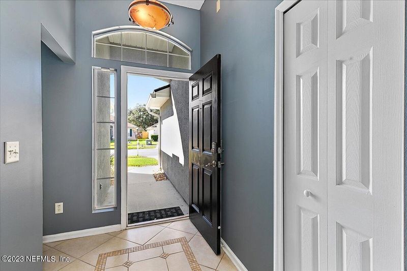 8429 Stelling Dr S, Jacksonville, FL 32244