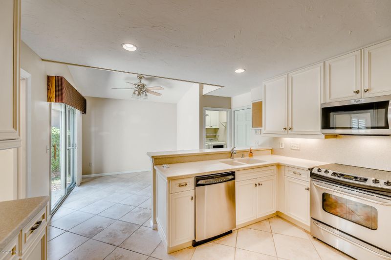 8431 Mizner Cir E, Jacksonville, FL 32217