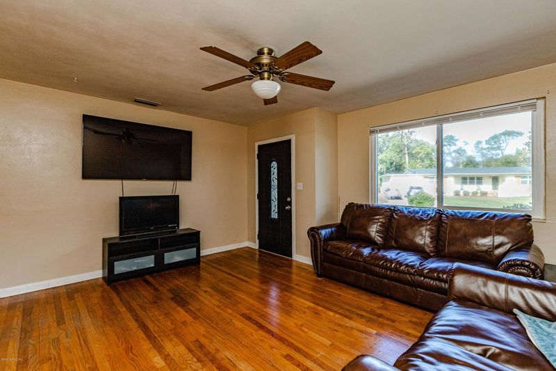 8434 S Lamanto Ave, Jacksonville, FL 32211