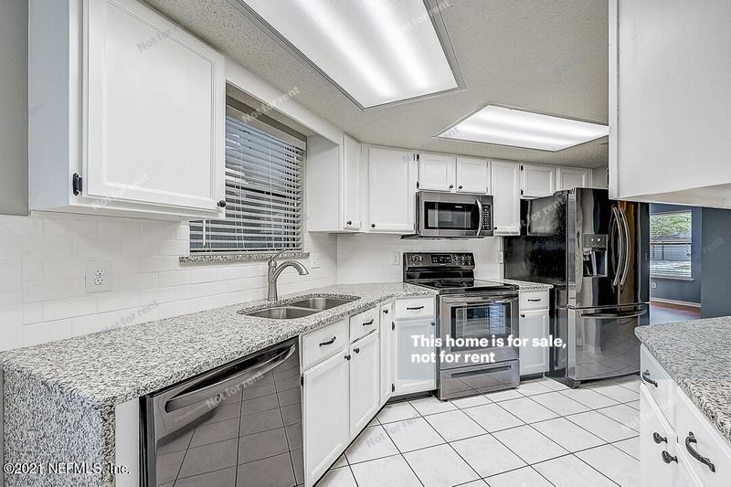 8445 Hamden Rd, Jacksonville, FL 32244