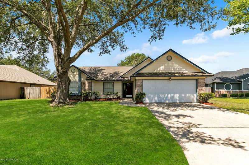 8448 Gatepost Ct, Jacksonville, FL 32244