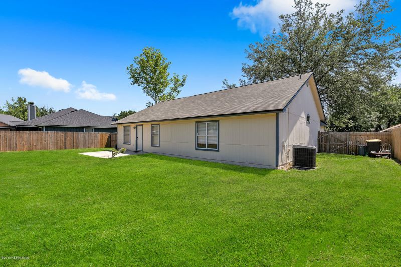 8448 Gatepost Ct, Jacksonville, FL 32244