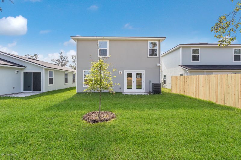 8451 Thor St, Jacksonville, FL 32216