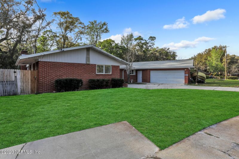 8456 Glade Ln, Jacksonville, FL 32217
