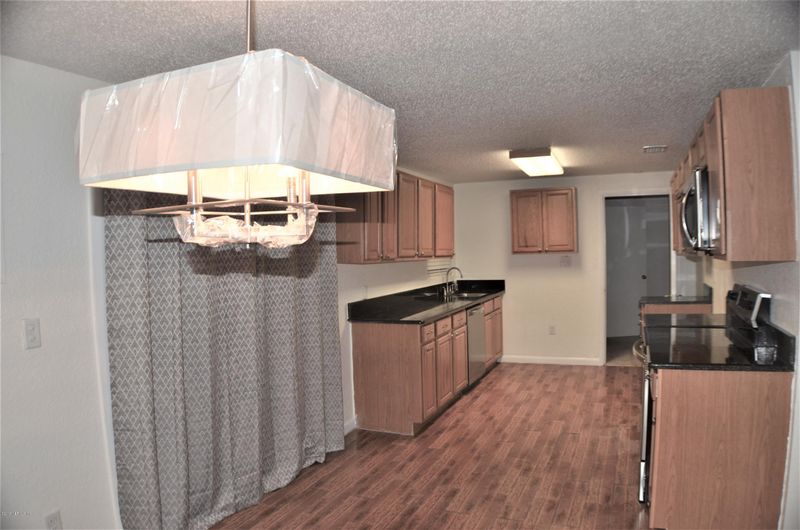 8456 Gullege Dr, Jacksonville, FL 32219