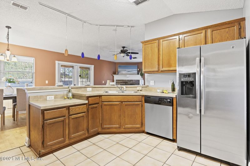 8459 Bandera Cir E, Jacksonville, FL 32244