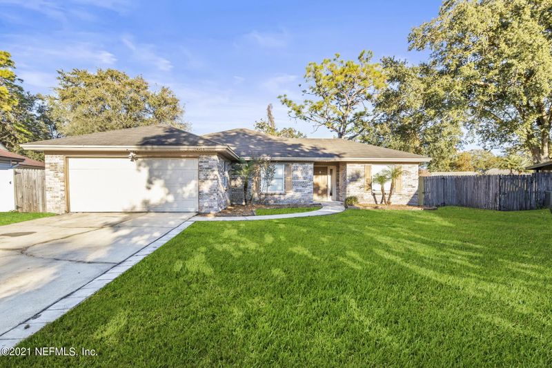 8459 Bandera Cir E, Jacksonville, FL 32244