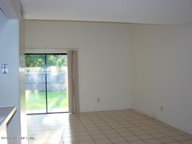 8464 Pineverde Ln, Jacksonville, FL 32244