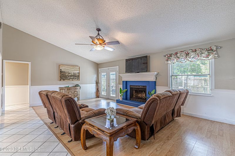 8465 Hamden Rd, Jacksonville, FL 32244
