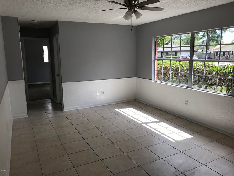 8467 Perkins Ct, Jacksonville, FL 32221