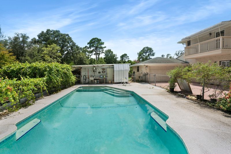 8477 Grayling Dr S, Jacksonville, FL 32256