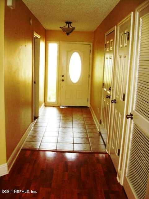 8489 Rockridge Dr, Jacksonville, FL 32244