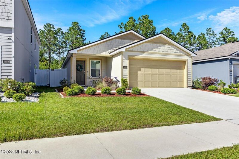 8496 Cape Fox Dr, Jacksonville, FL 32222
