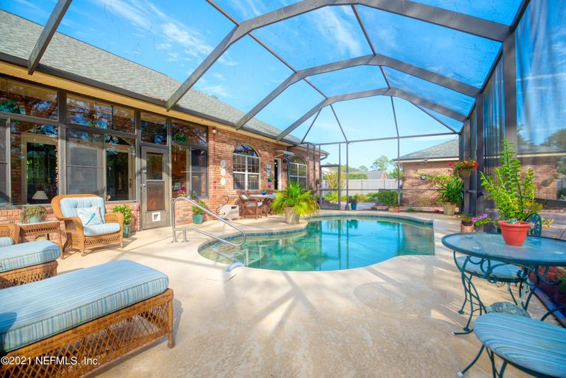 8496 Commonwealth Ave, Jacksonville, FL 32220