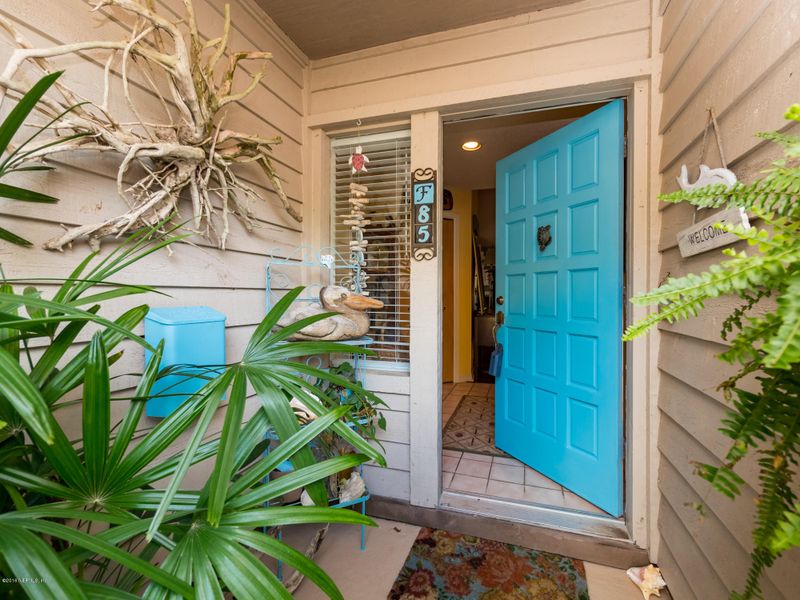 85 Oakwood Rd, Jacksonville Beach, FL 32250