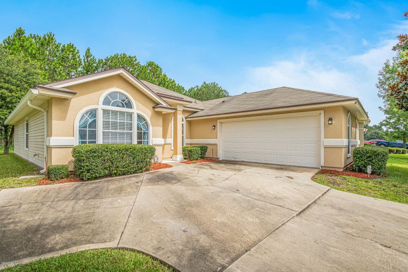 8500 Staplehurst Dr W, Jacksonville, FL 32244