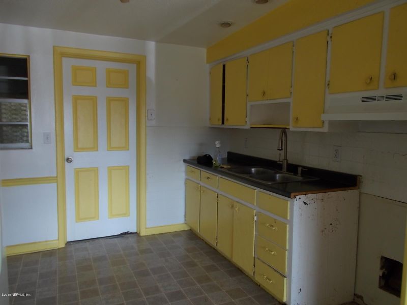 8509 Herlong Rd, Jacksonville, FL 32210