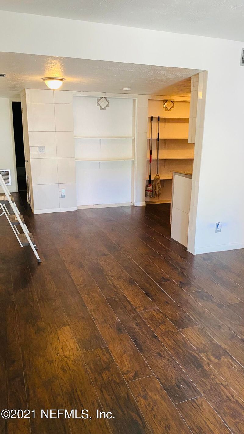 851 Bert Rd #7, Jacksonville, FL 32211