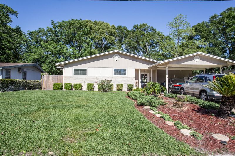 8517 Laurens Rd, Jacksonville, FL 32208