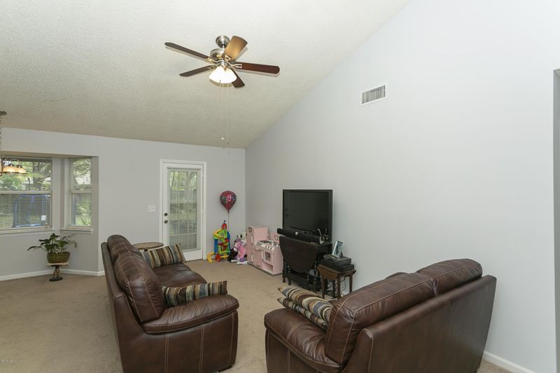 85180 St Thomas St, Yulee, FL 32097