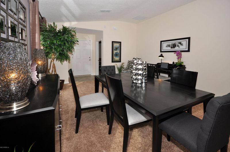 8519 Julia Marie Cir, Jacksonville, FL 32210