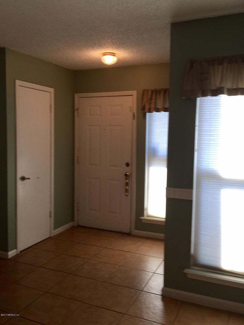 853 Candleknoll Ln, Jacksonville, FL 32225