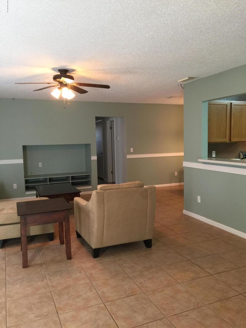 853 Candleknoll Ln, Jacksonville, FL 32225