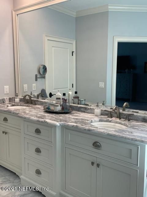 853 Queens Harbor Blvd, Jacksonville, FL 32225