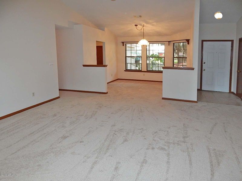 8533 Cross Timbers Dr W, Jacksonville, FL 32244