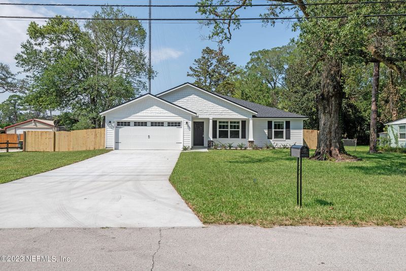 8533 Synhoff Dr, Jacksonville, FL 32216