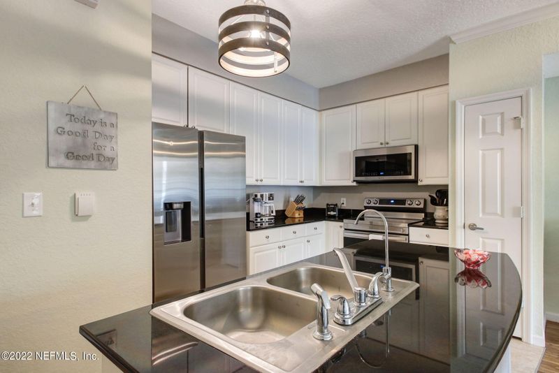8539 Gate Pw W #9139, Jacksonville, FL 32216